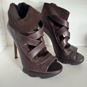 Camilla Skovgaard cross strap bootie with saw sole. Brown. Size 38.